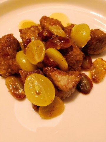 bocconcini di maiale con uva